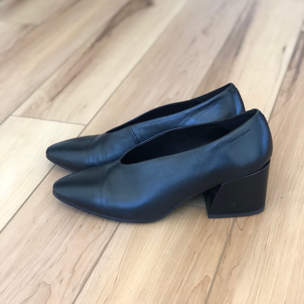 Vagabond black heels
